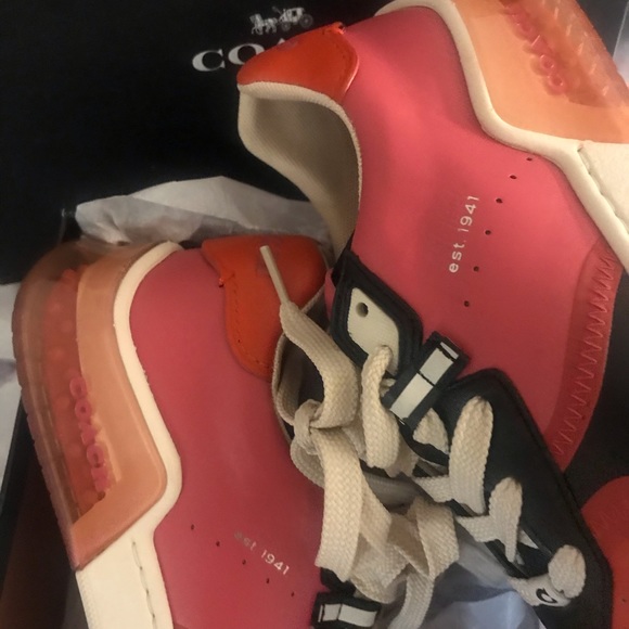 Snakers - Picture 2 of 3